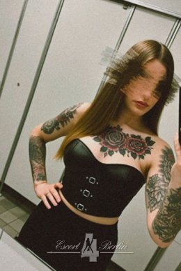 unvergessliche erotische Freuden mit Alice Deiner perfekten Escort Berlin Ladie