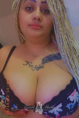 lustful Sex Dates with pretty chubby Rubens Model Renata 