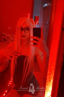 meet young tranny Anabel from TS and shemale escort in Berlin